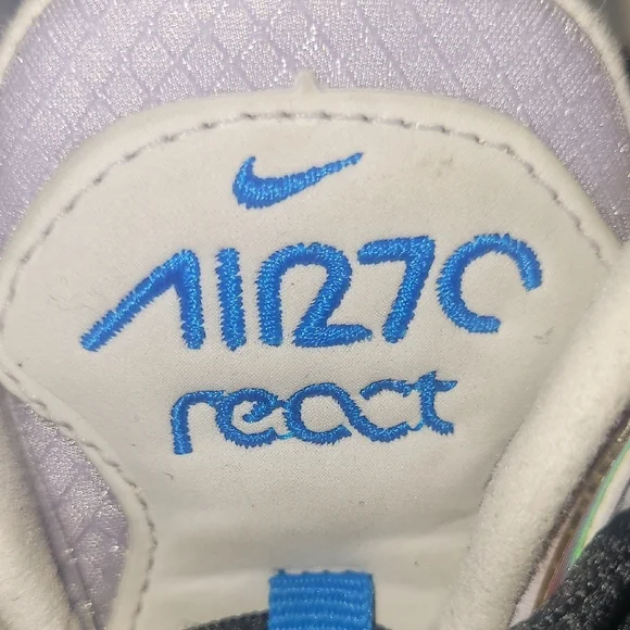 Nike Sneakers with Blue and Black Details - Picture 5 of 8